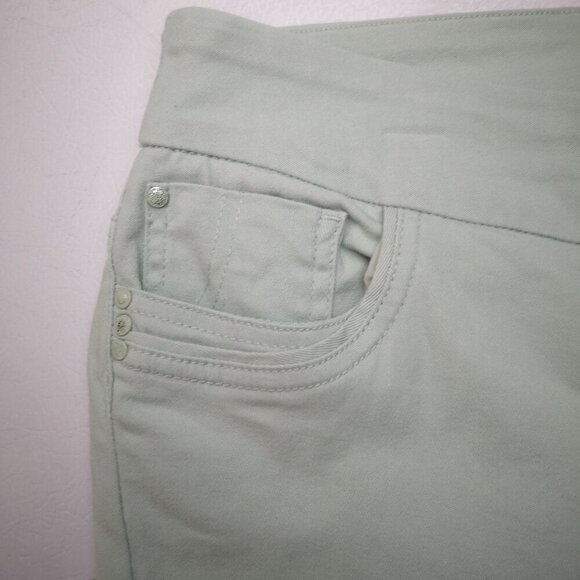 Reitmans Jeans Ladies Size 10 Petite Mint Green Pull On Style Capri Pants - Picture 7 of 11